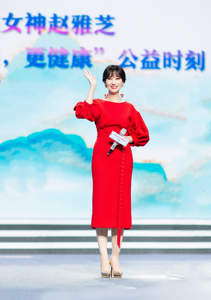 66岁赵雅芝近照惊艳 白娘子再现杭州 容颜不改被夸真 妖精